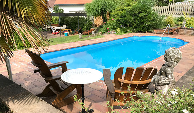 Pool und Garten